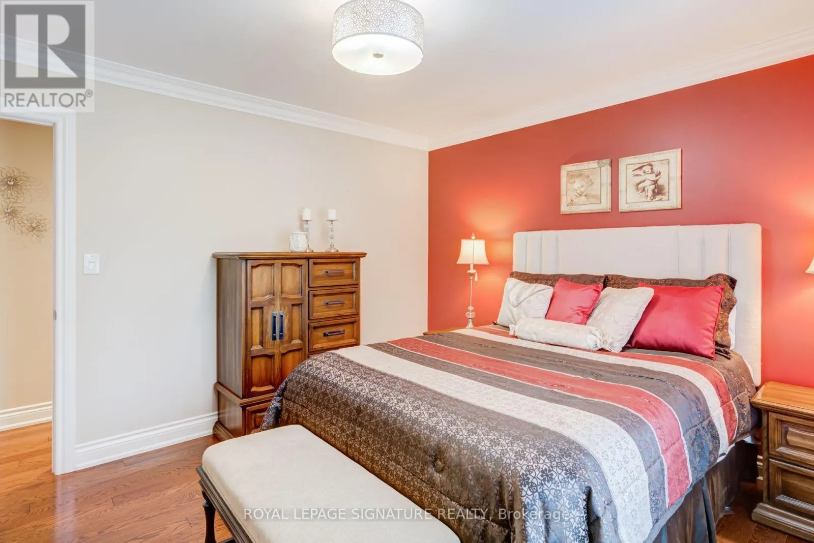2544 SHARON CRESCENT