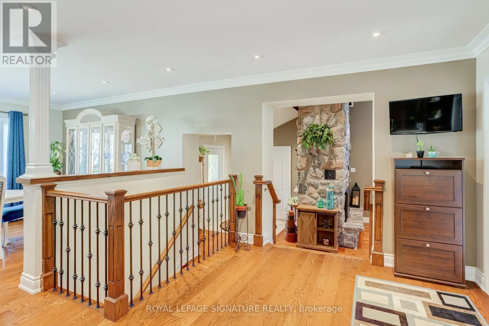 2544 SHARON CRESCENT