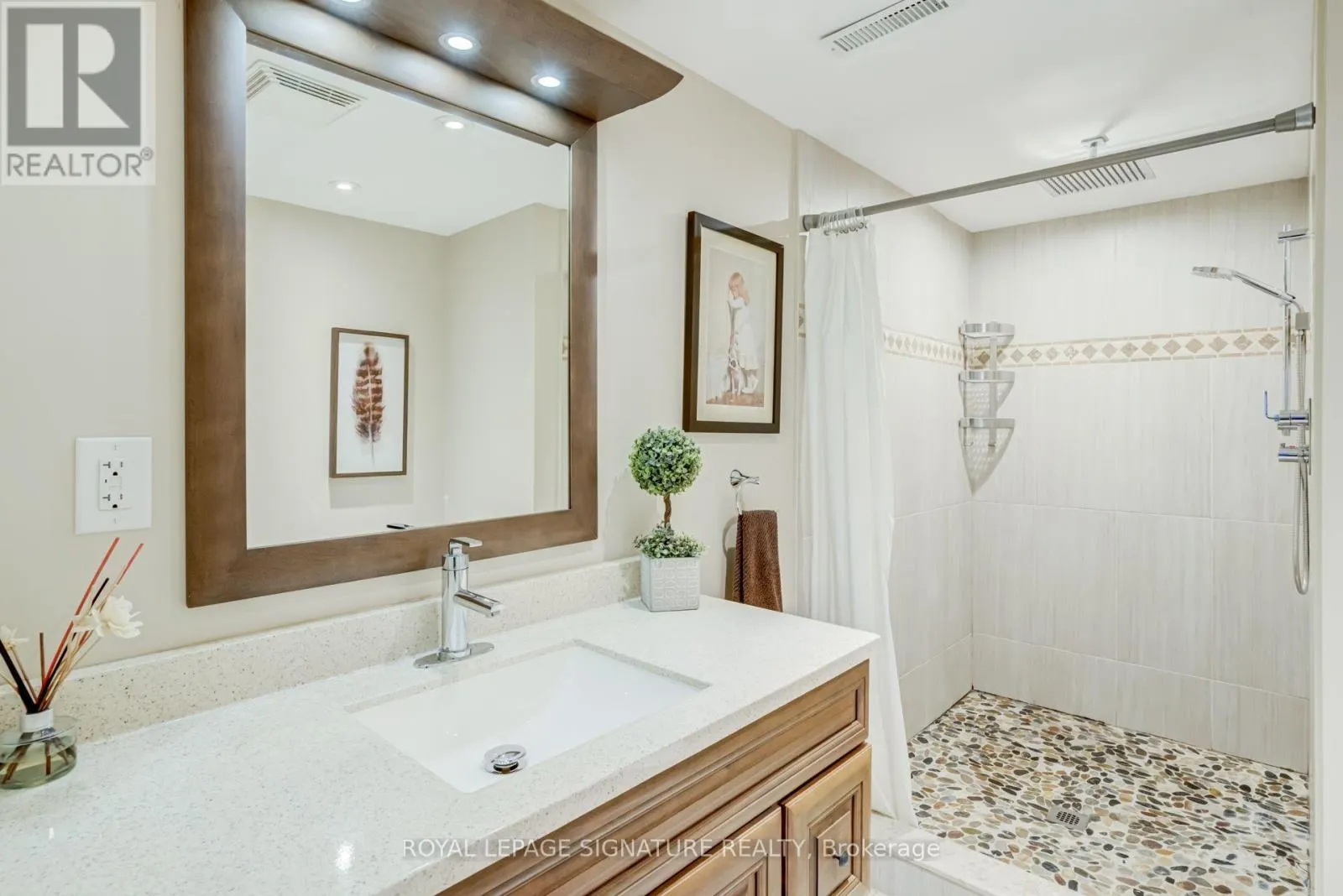 2544 SHARON CRESCENT