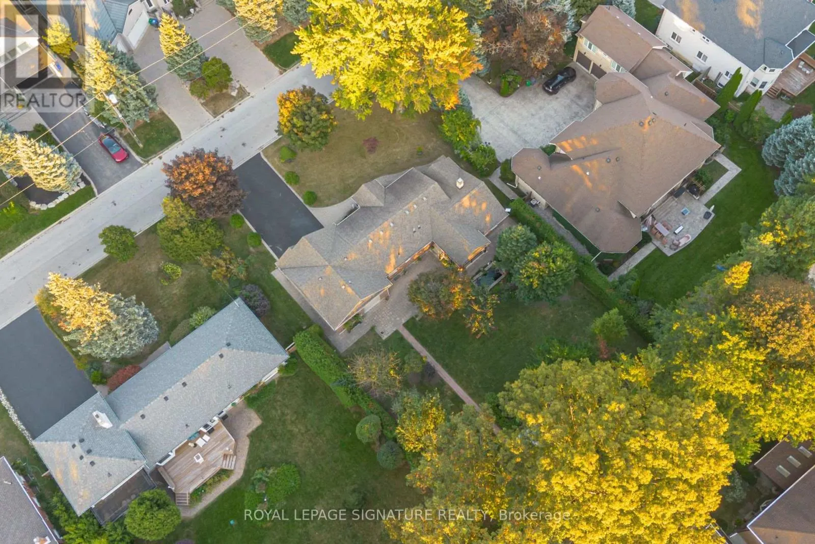 2544 SHARON CRESCENT