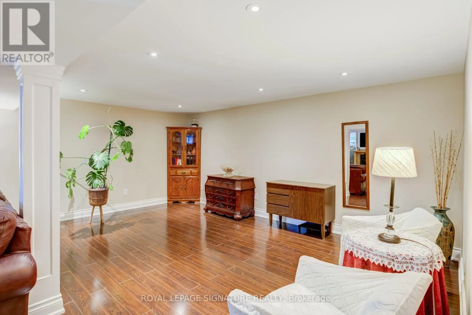 2544 SHARON CRESCENT