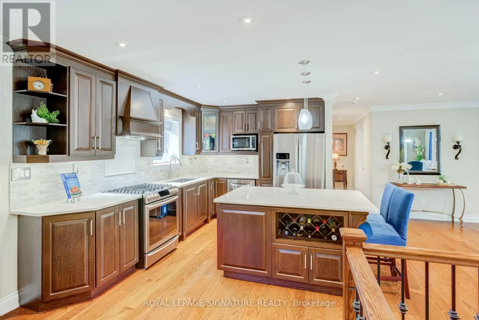 2544 SHARON CRESCENT