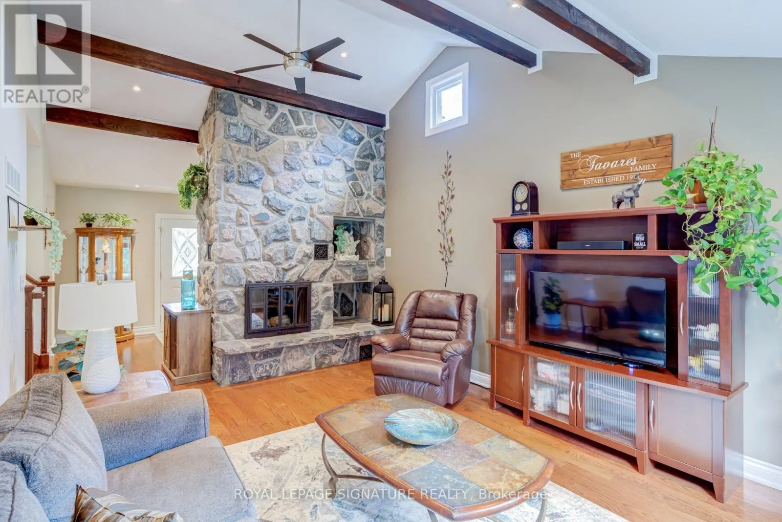 2544 SHARON CRESCENT