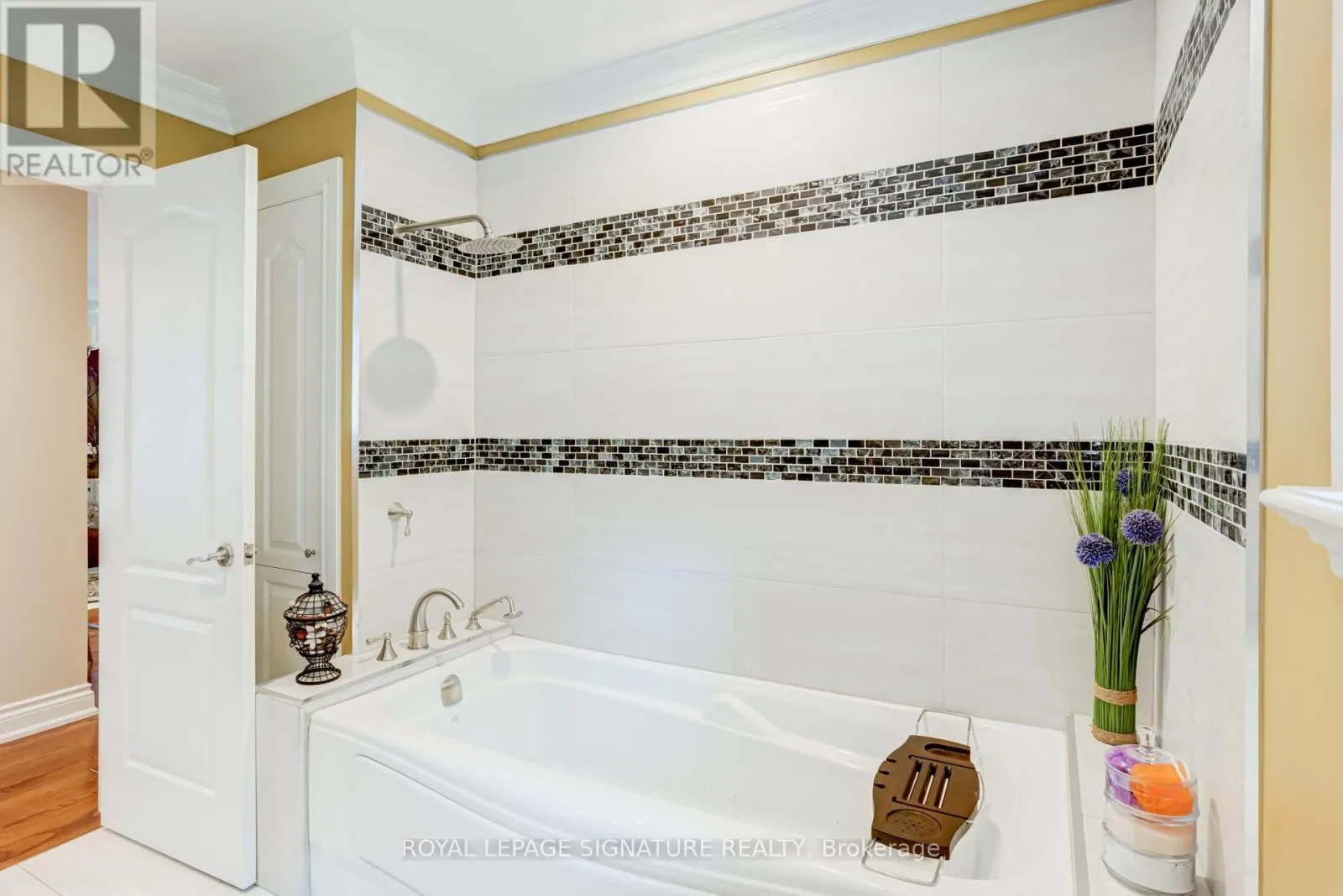 2544 SHARON CRESCENT