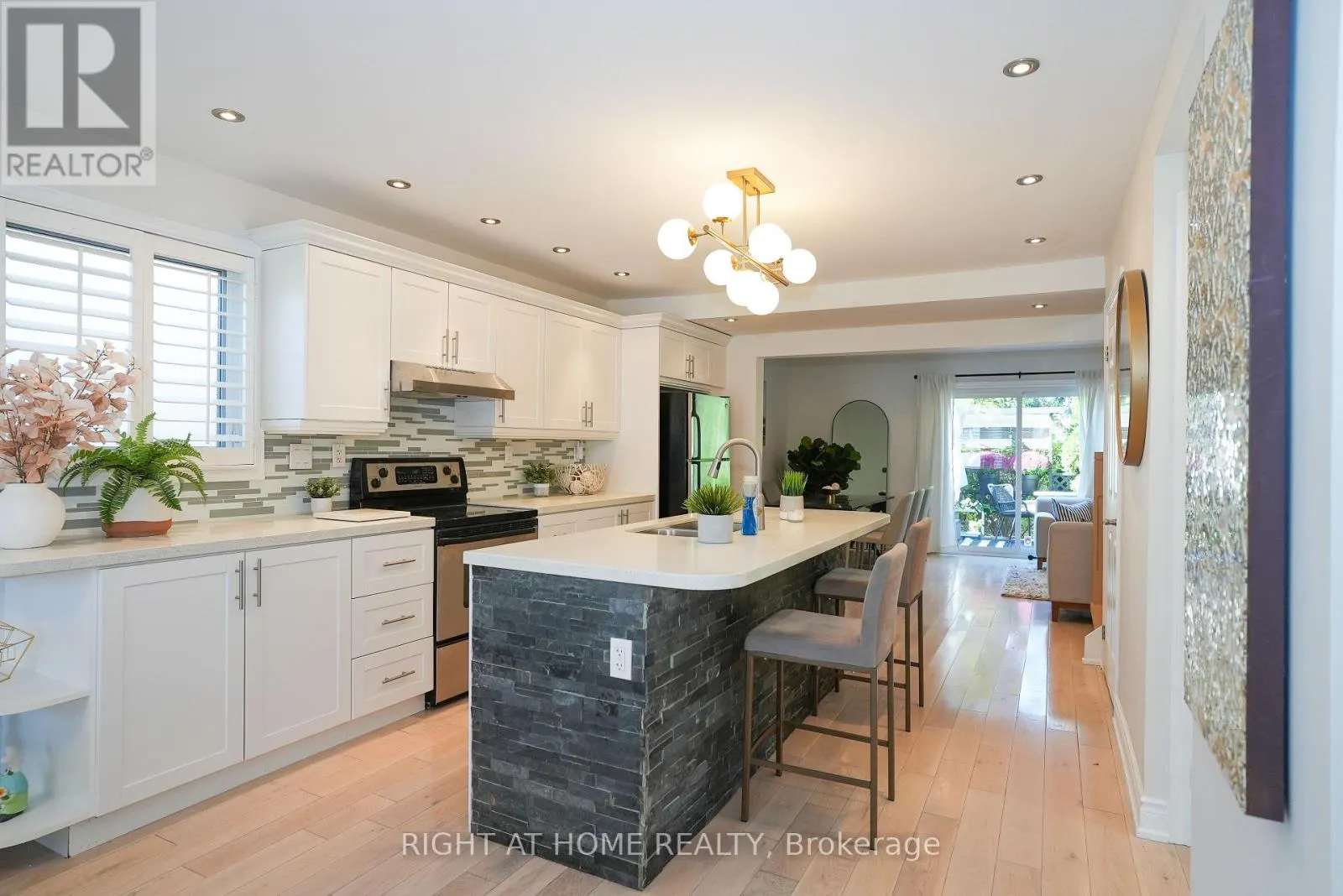 2038 CHRISDON ROAD