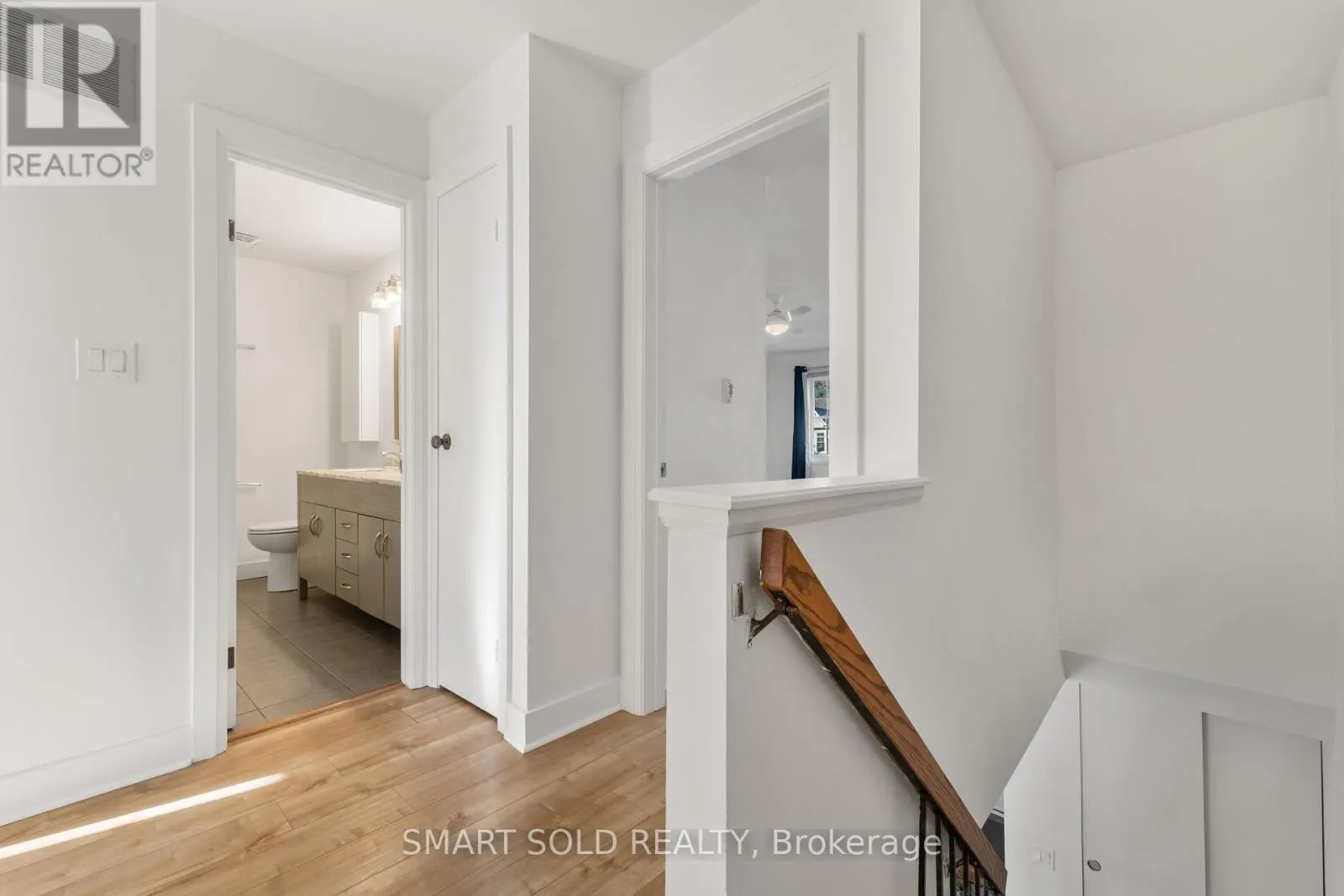 32 - 2120 RATHBURN ROAD E
