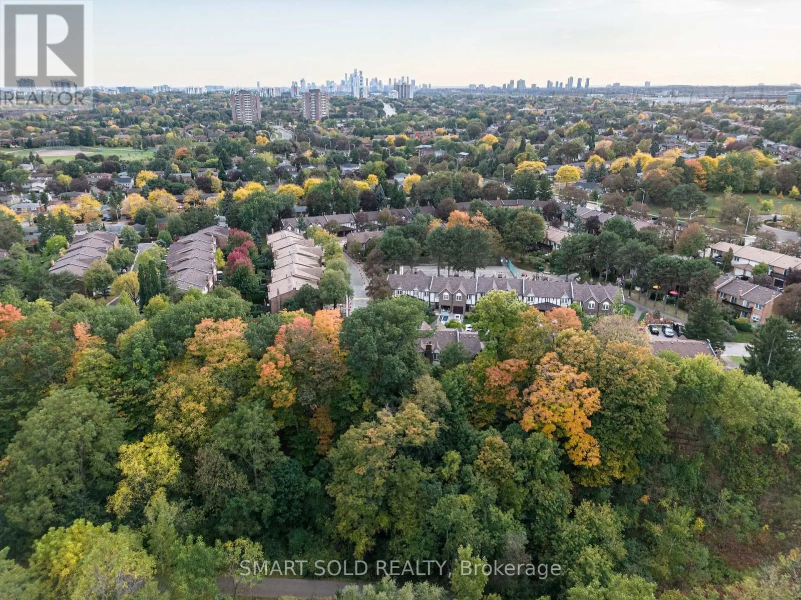 32 - 2120 RATHBURN ROAD E