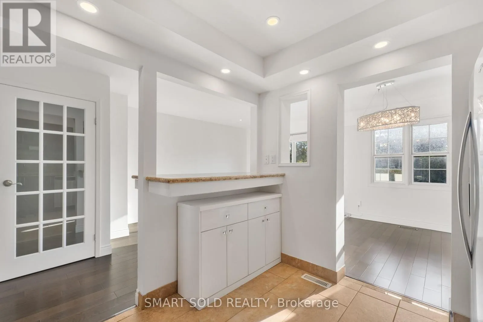 32 - 2120 RATHBURN ROAD E