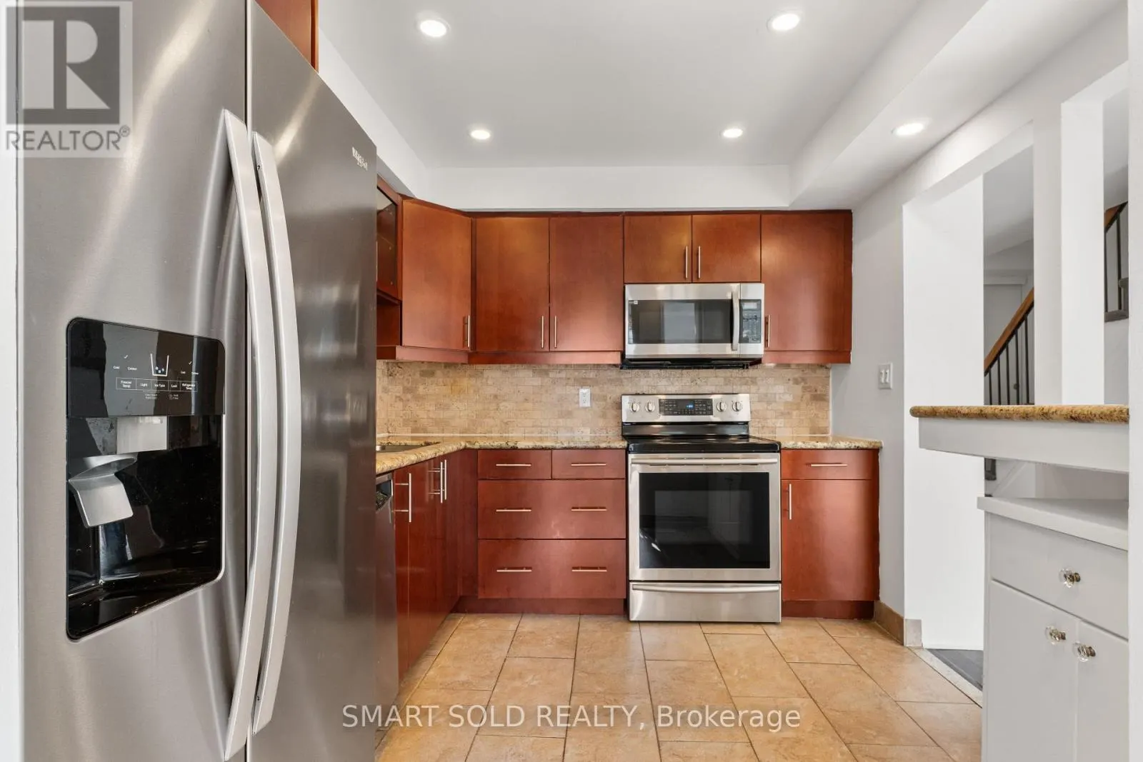 32 - 2120 RATHBURN ROAD E