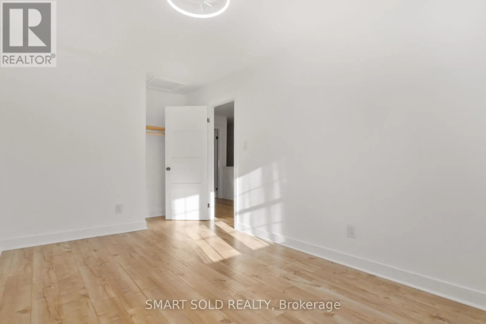 32 - 2120 RATHBURN ROAD E
