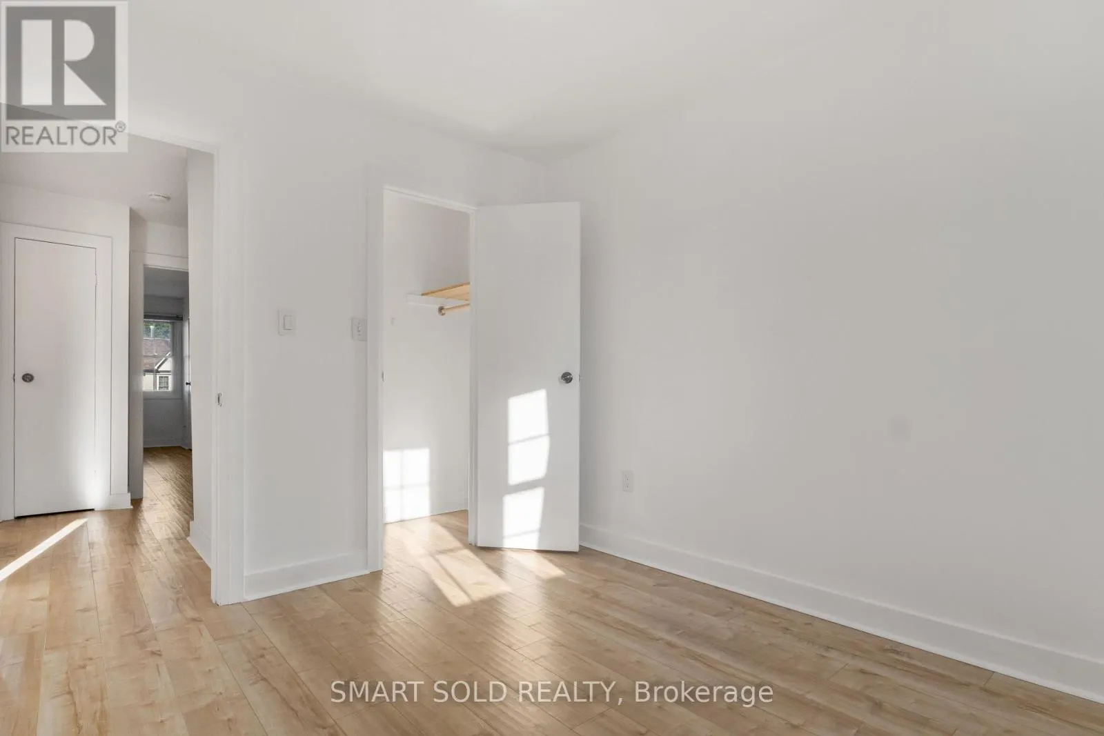 32 - 2120 RATHBURN ROAD E