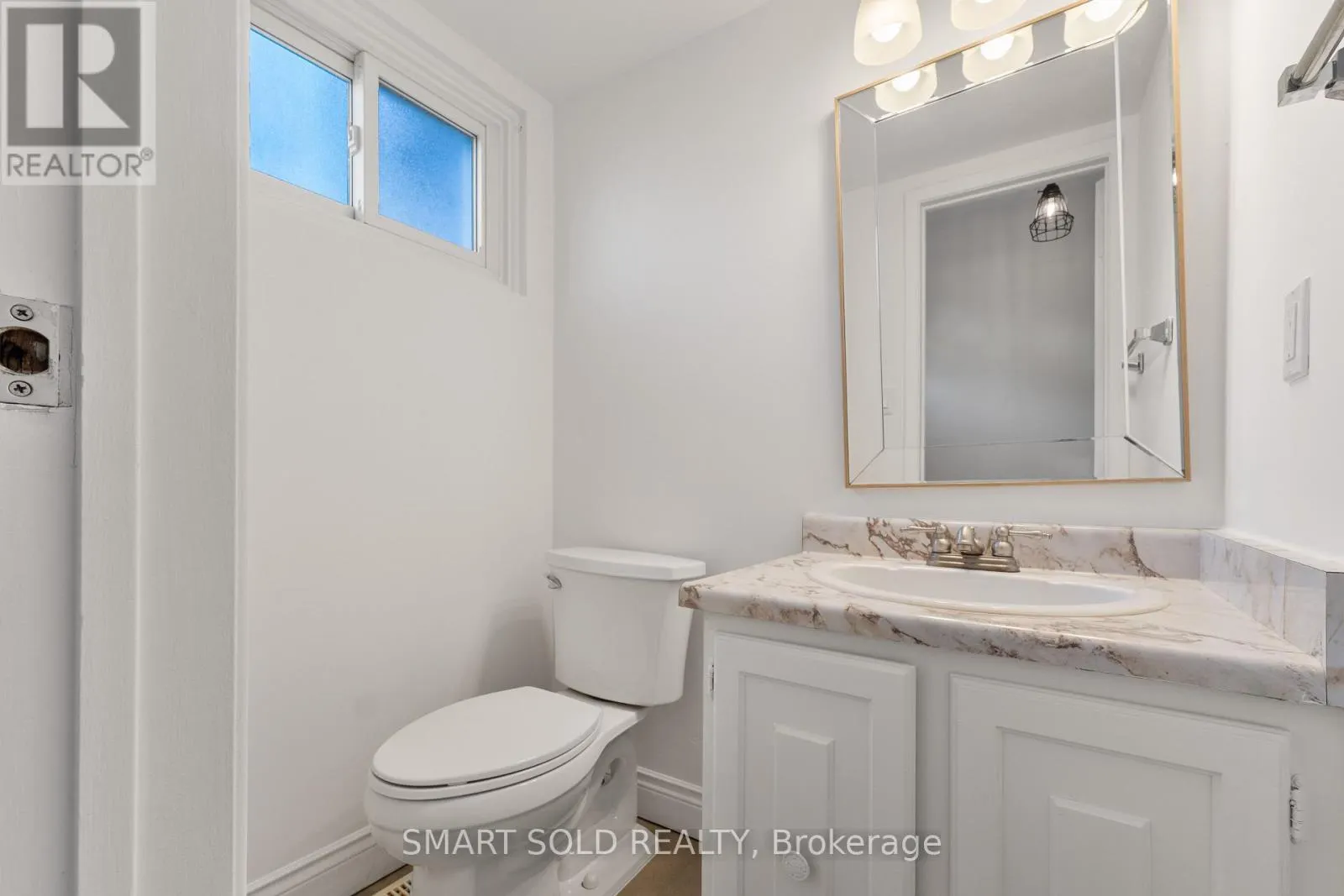 32 - 2120 RATHBURN ROAD E