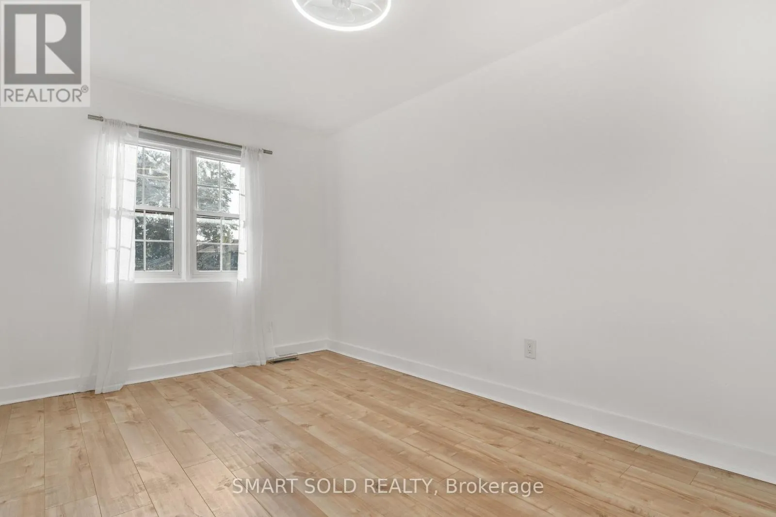32 - 2120 RATHBURN ROAD E