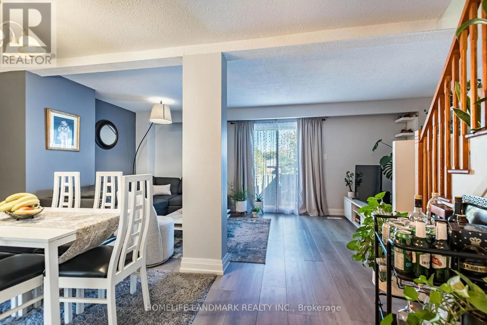 160 - 400 MISSISSAUGA VALLEY BOULEVARD