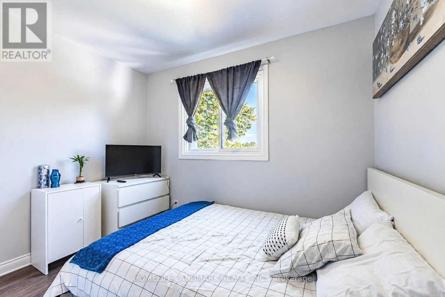 160 - 400 MISSISSAUGA VALLEY BOULEVARD