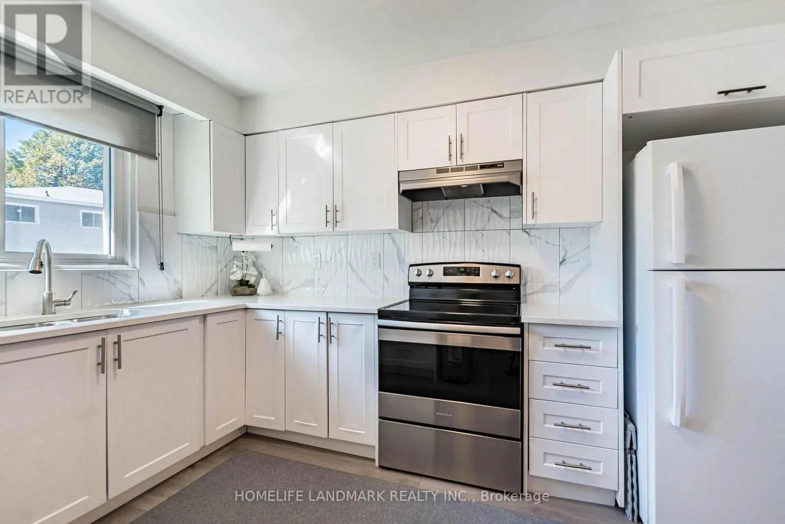 160 - 400 MISSISSAUGA VALLEY BOULEVARD