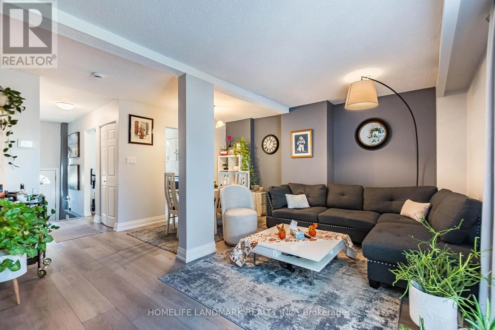 160 - 400 MISSISSAUGA VALLEY BOULEVARD