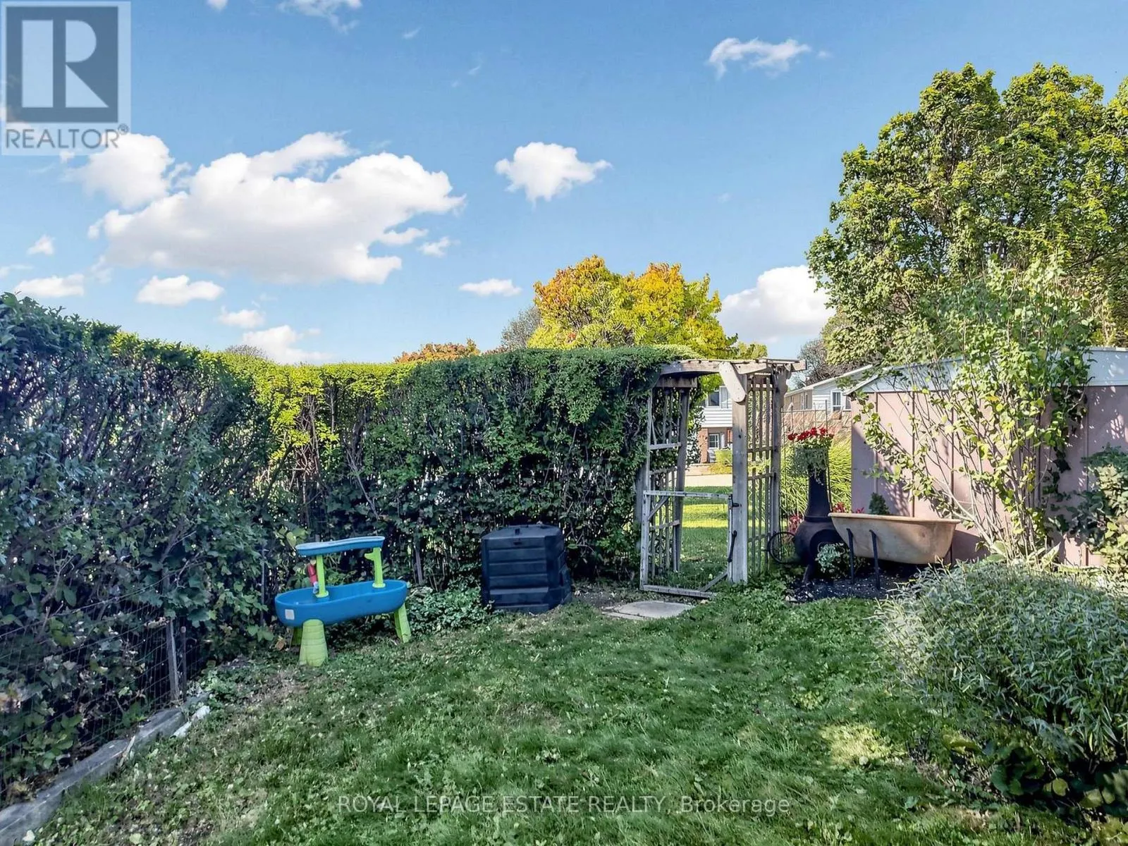 38 BURBANK CRESCENT