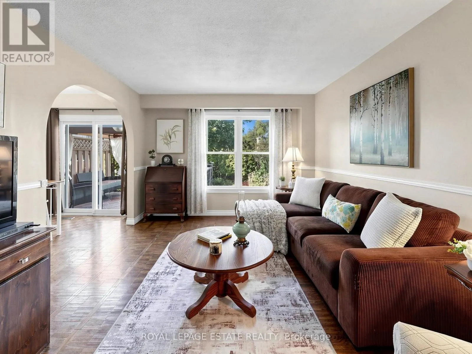 38 BURBANK CRESCENT