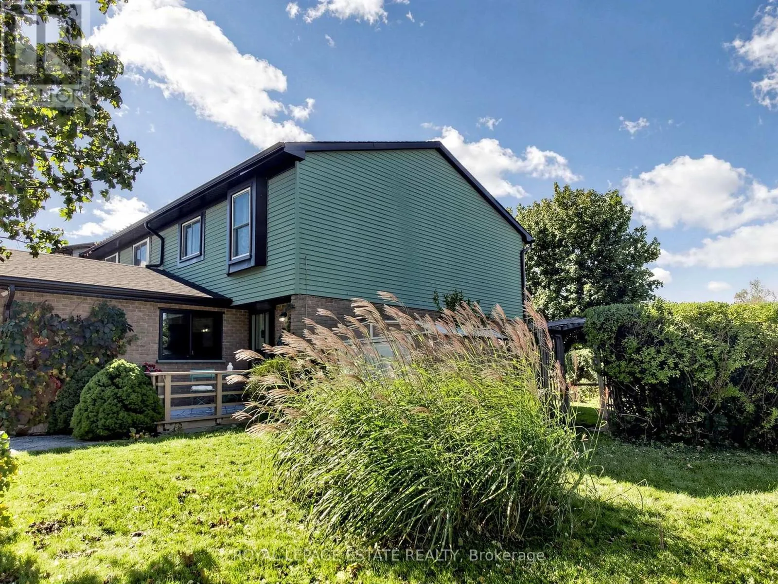 38 BURBANK CRESCENT