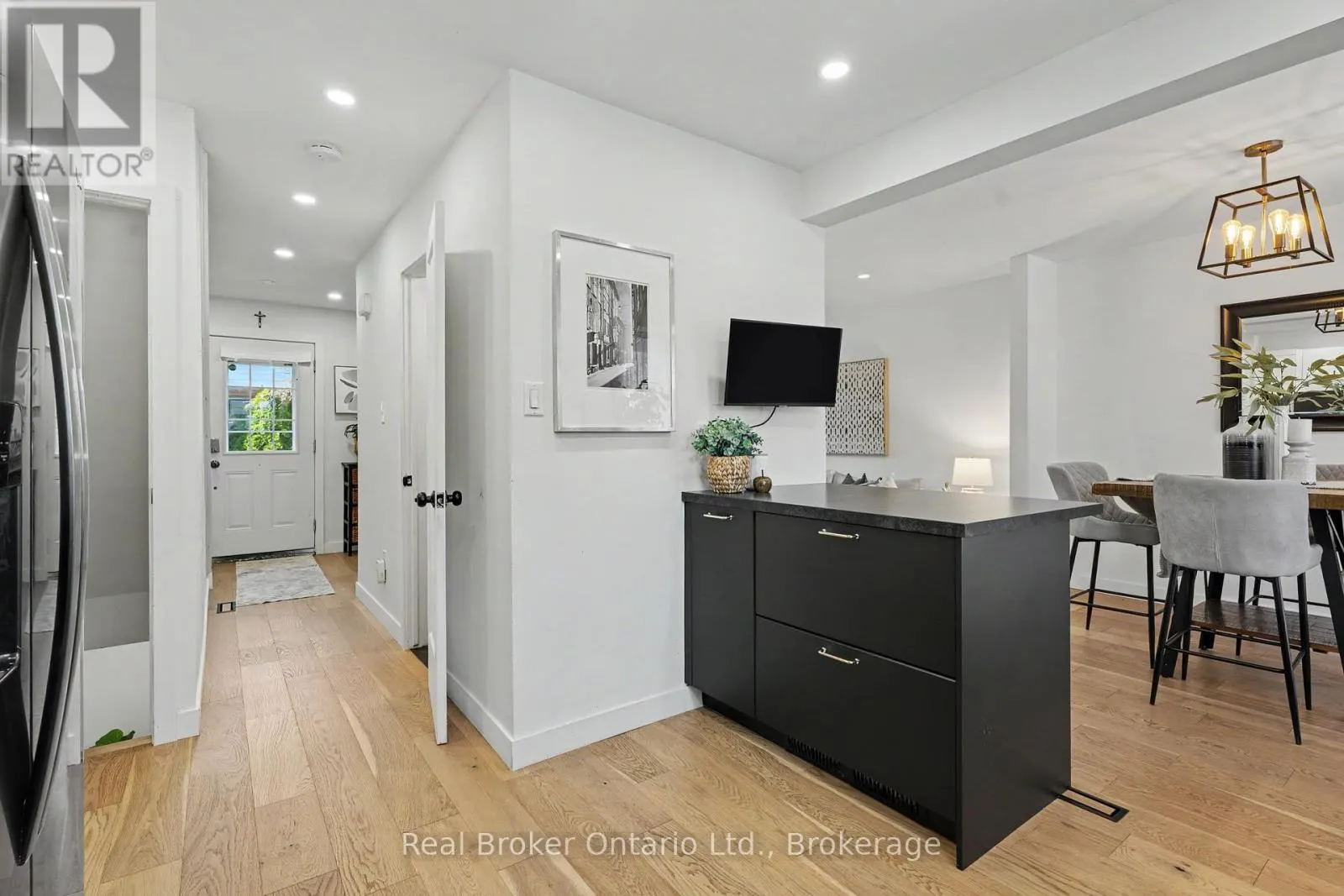 54 - 5475 LAKESHORE UNIT ROAD #54