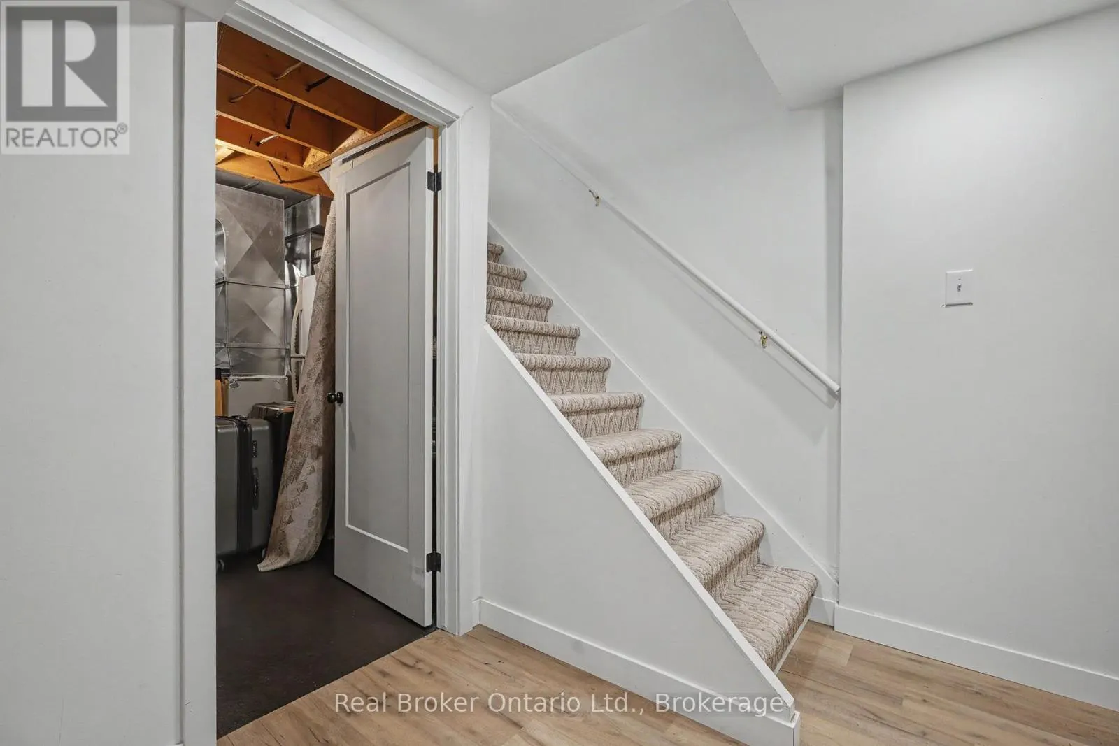 54 - 5475 LAKESHORE UNIT ROAD #54