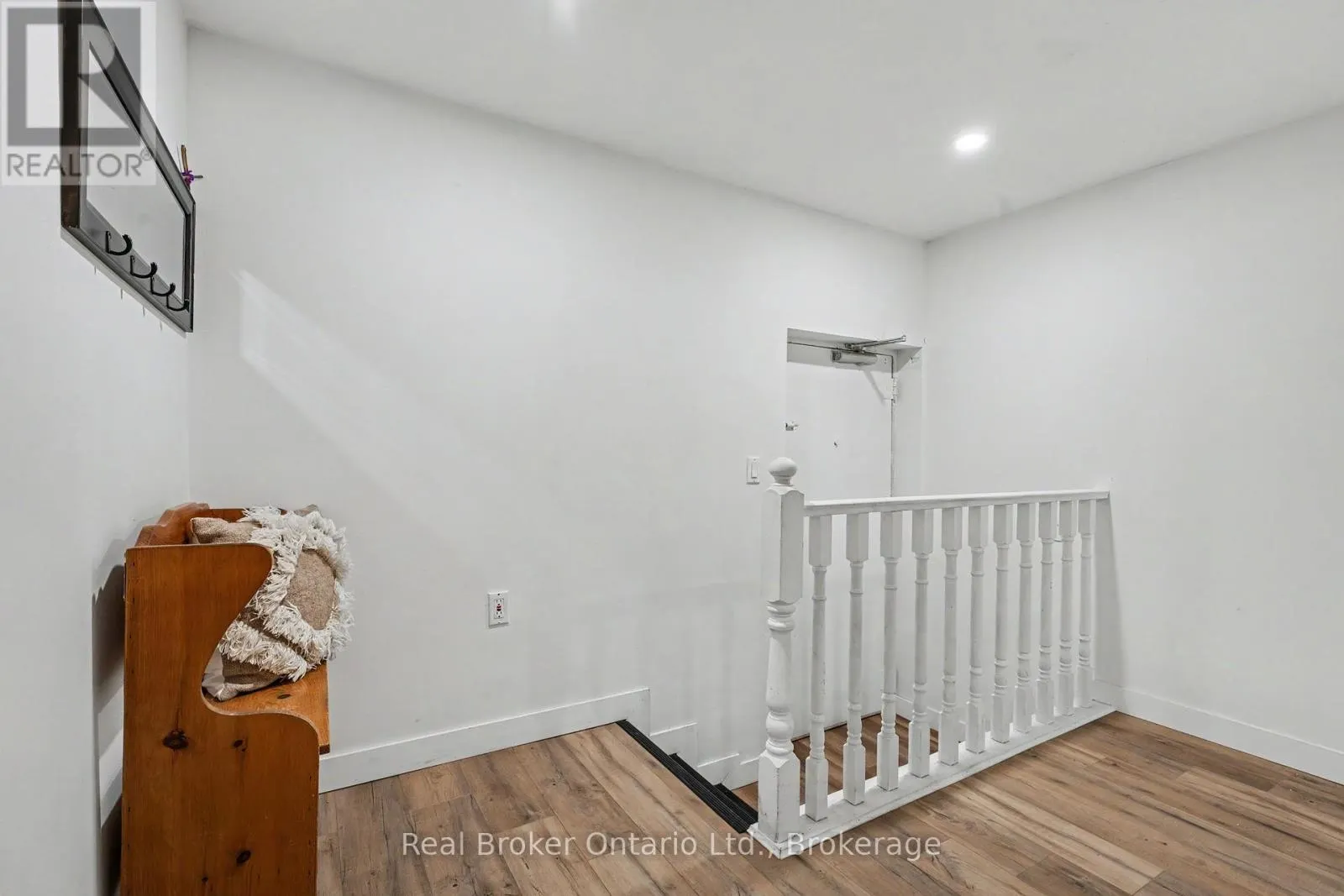 54 - 5475 LAKESHORE UNIT ROAD #54