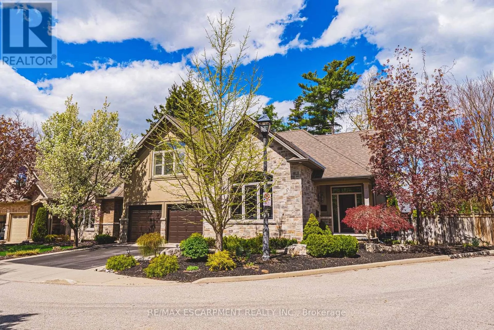 3 - 976 SHADELAND AVENUE