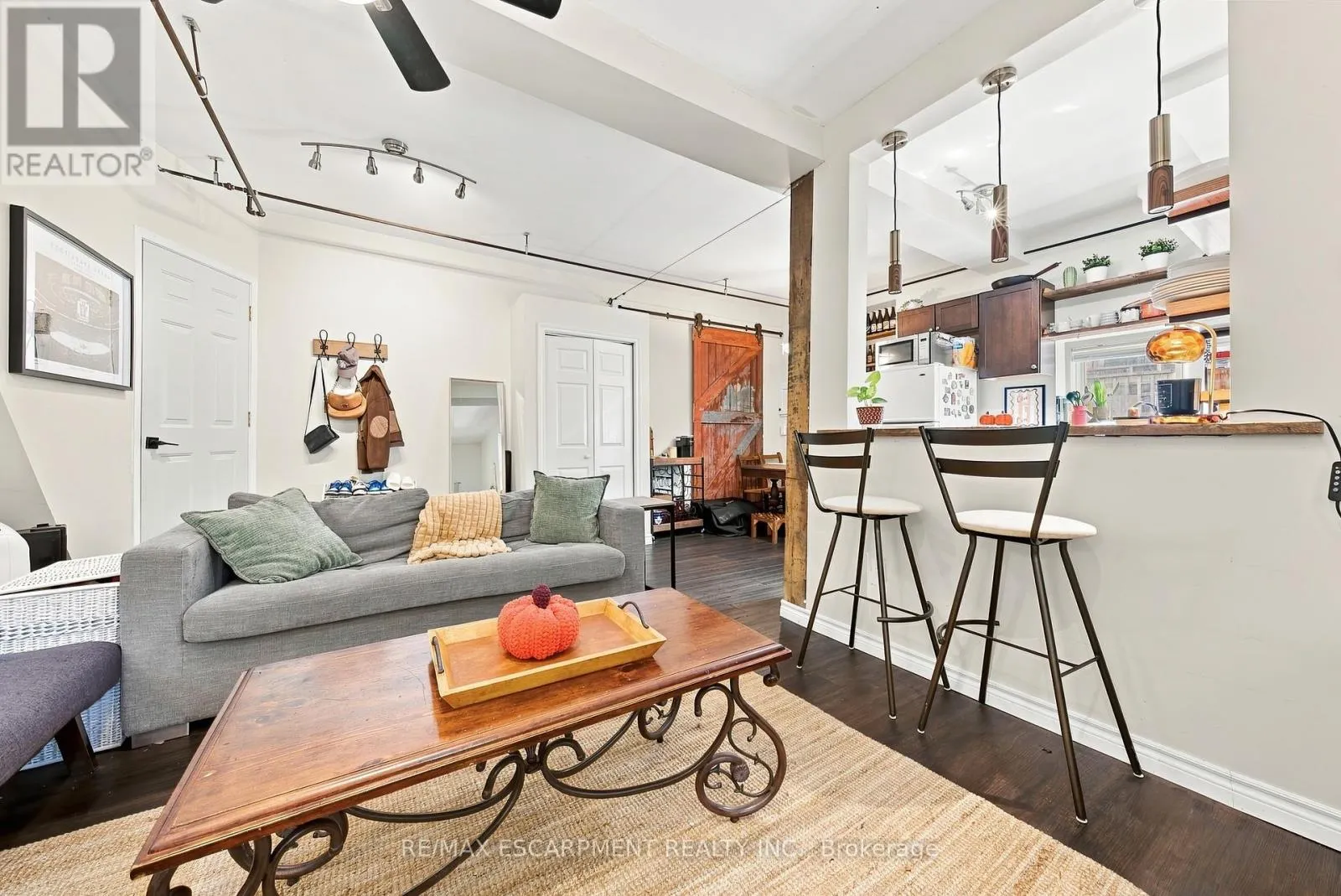 2177 LAKESHORE ROAD