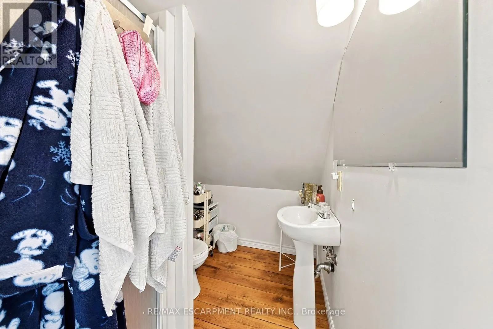 2177 LAKESHORE ROAD