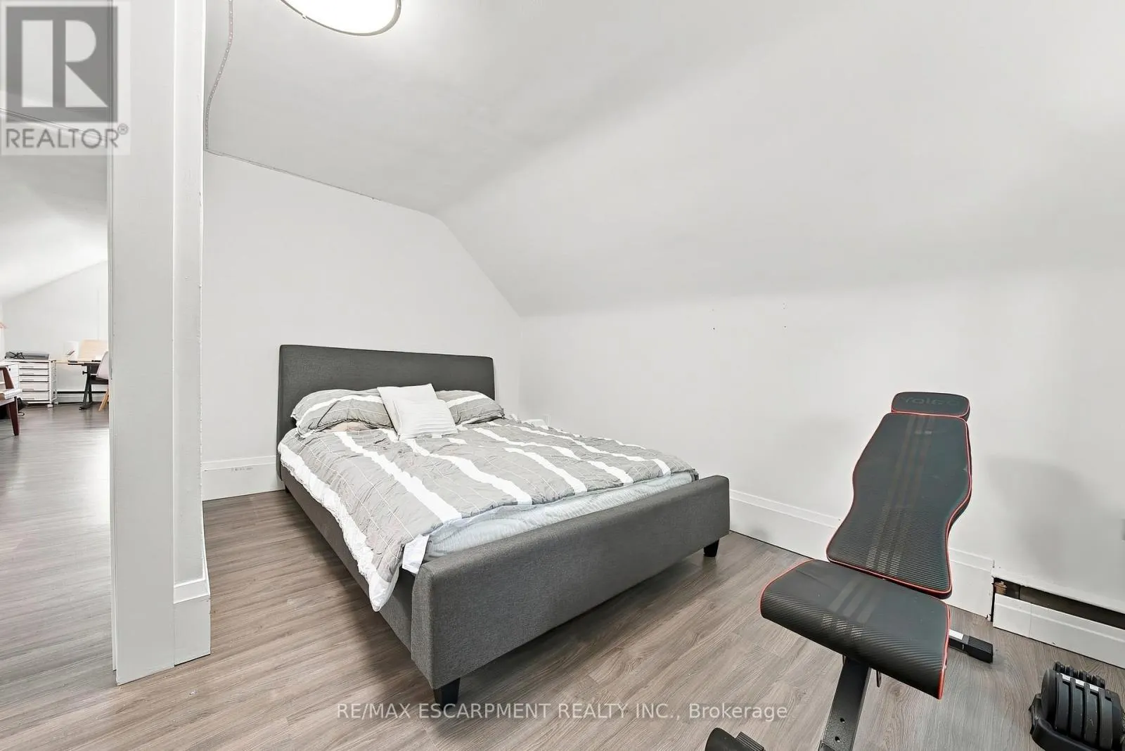 2177 LAKESHORE ROAD