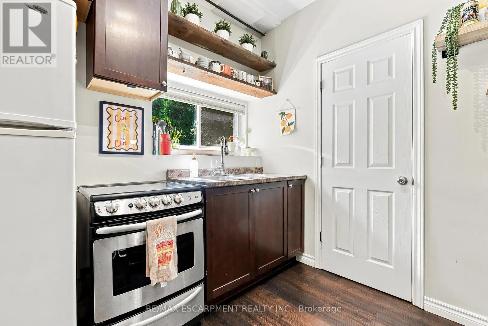 2177 LAKESHORE ROAD
