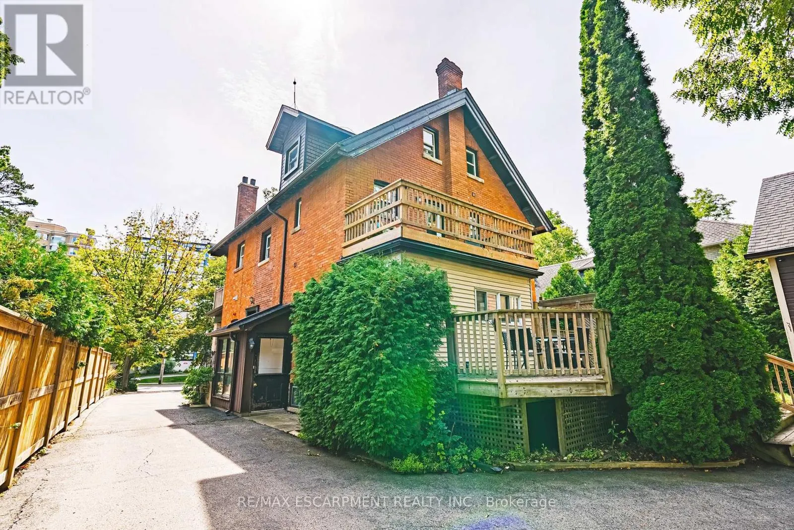 2177 LAKESHORE ROAD