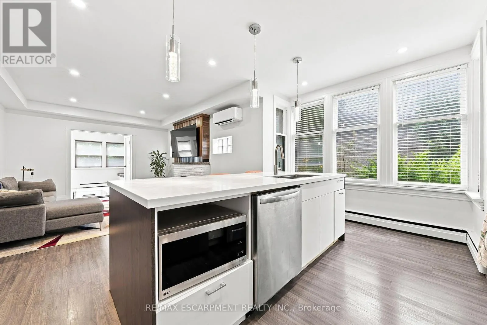 2177 LAKESHORE ROAD