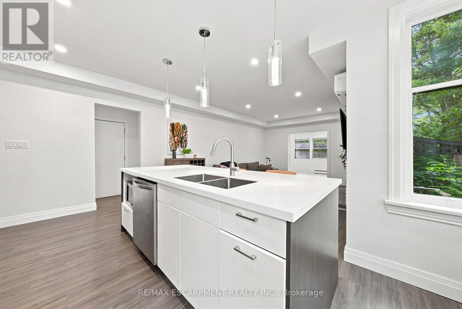 2177 LAKESHORE ROAD