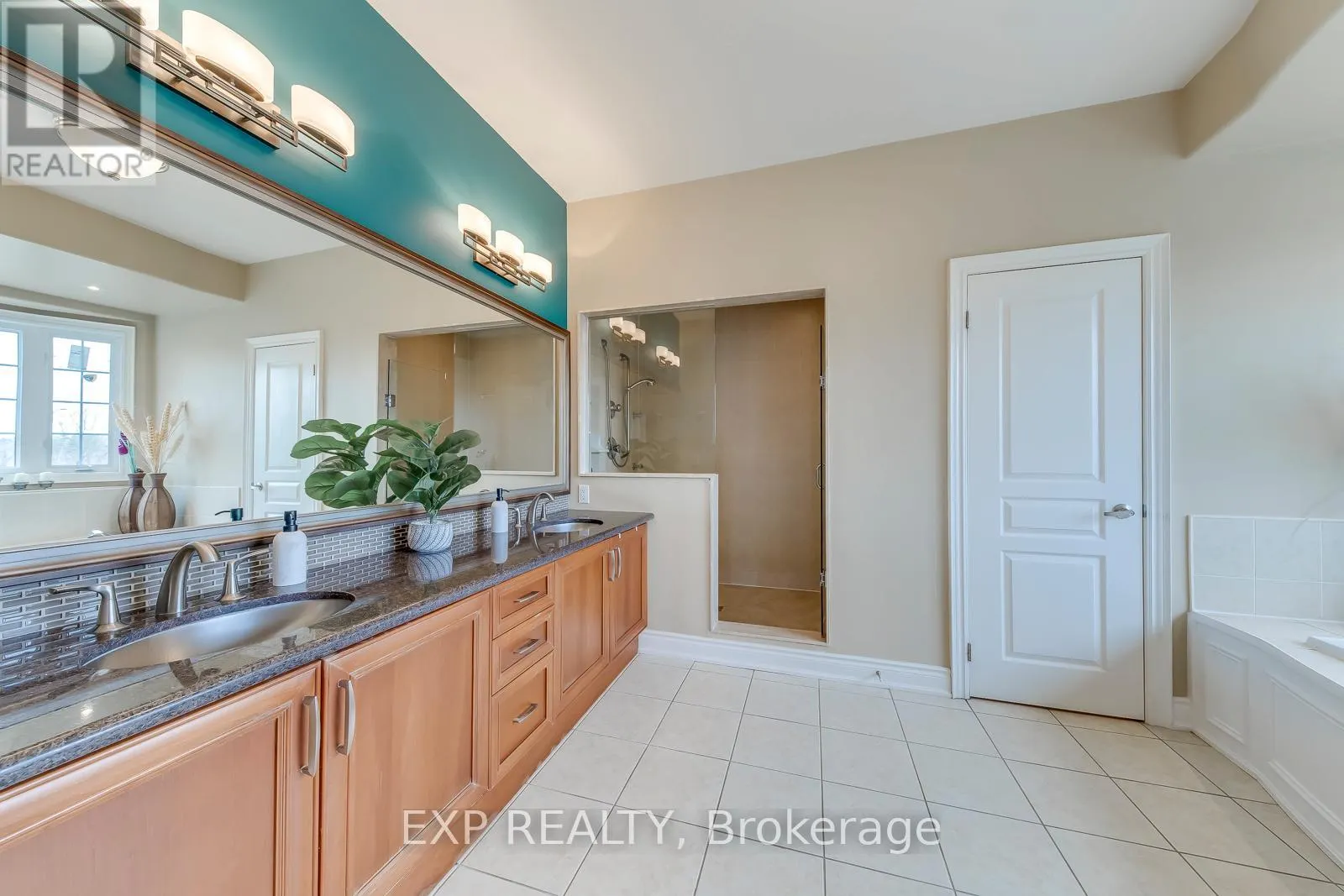 530 GOLFVIEW COURT
