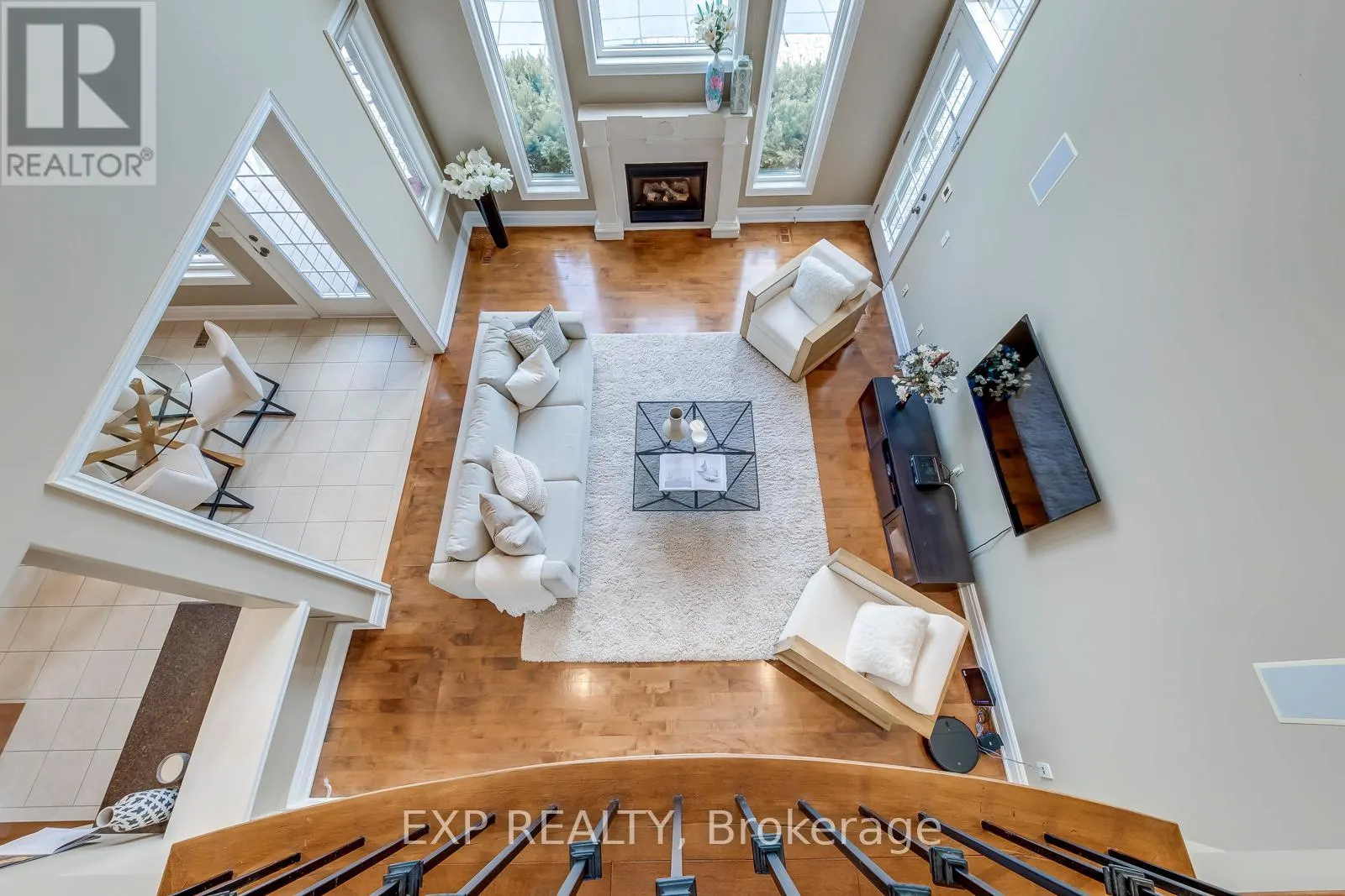 530 GOLFVIEW COURT
