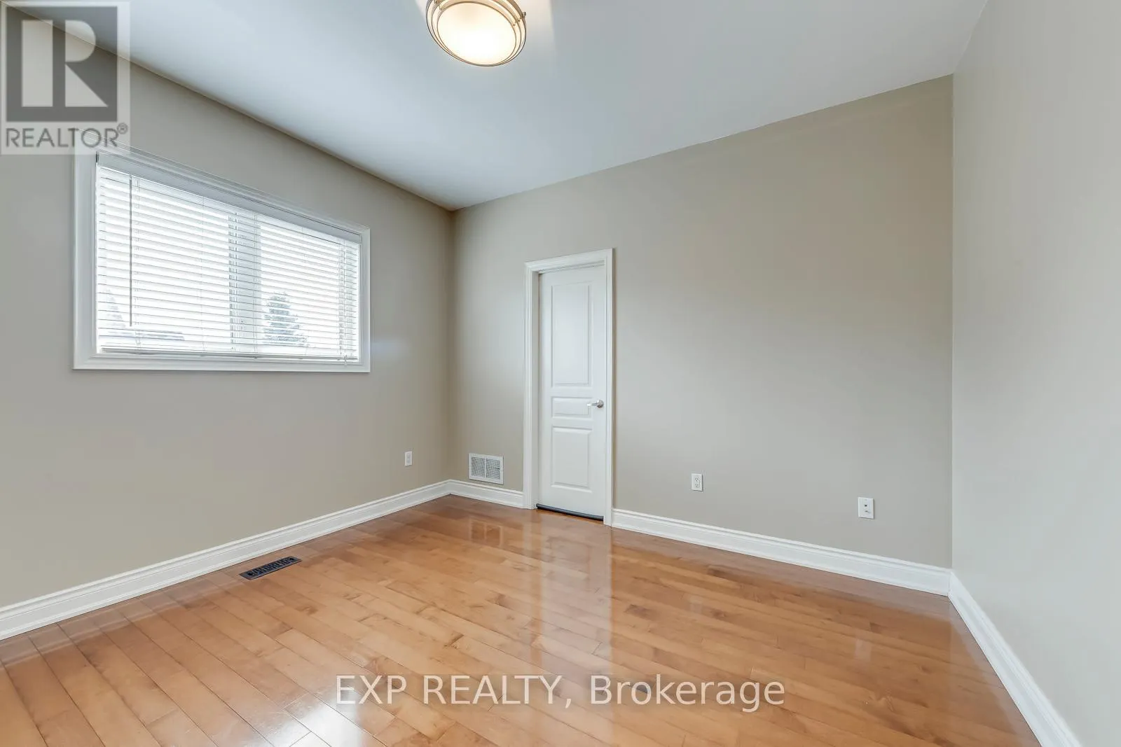 530 GOLFVIEW COURT
