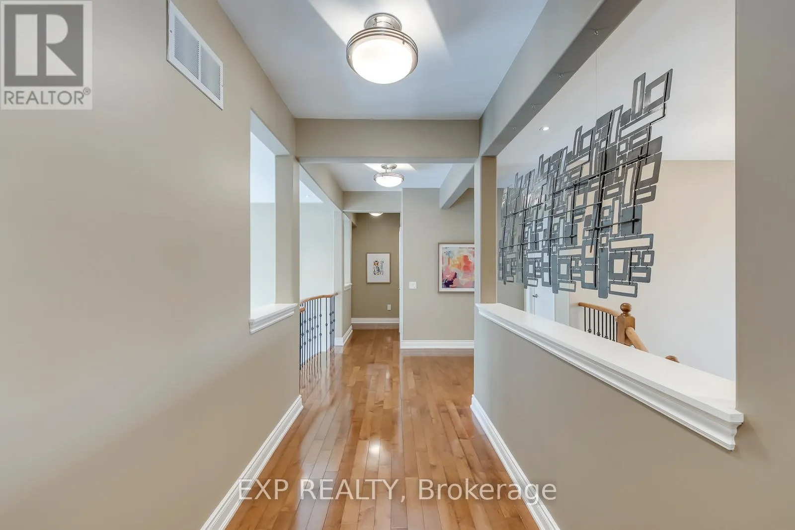 530 GOLFVIEW COURT