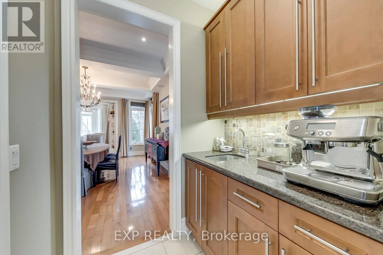 530 GOLFVIEW COURT