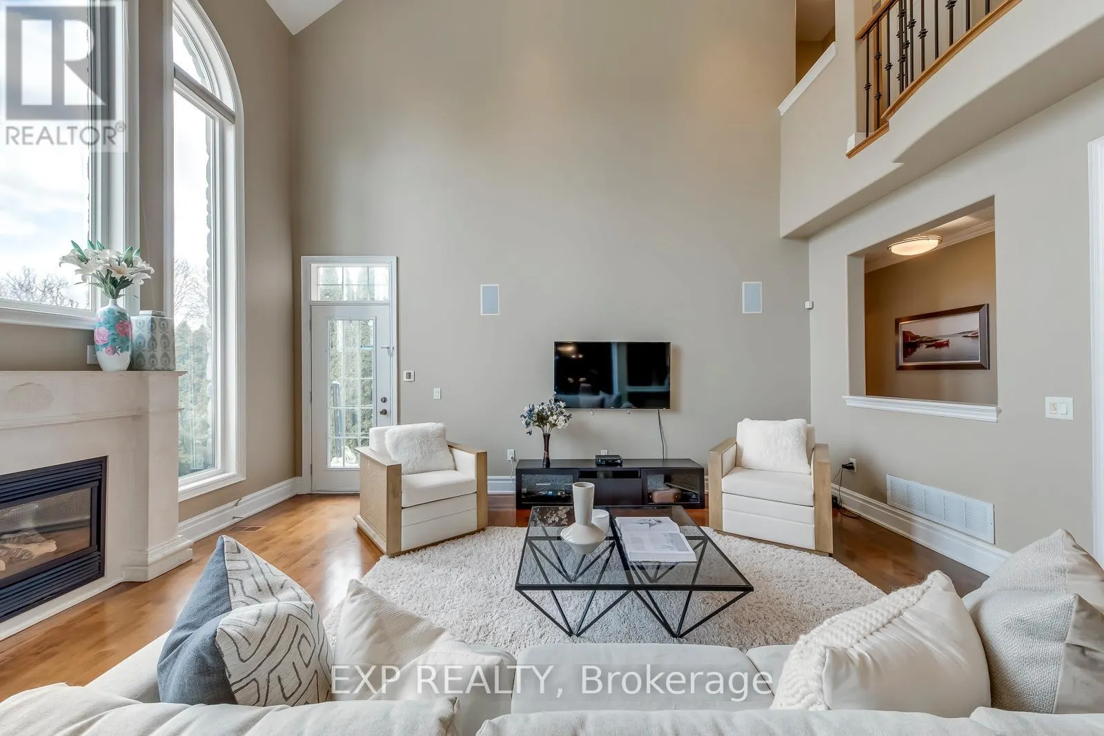 530 GOLFVIEW COURT
