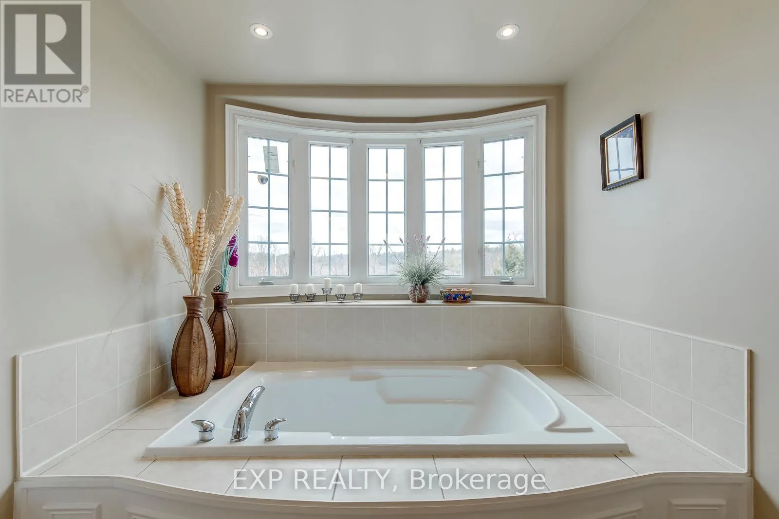 530 GOLFVIEW COURT