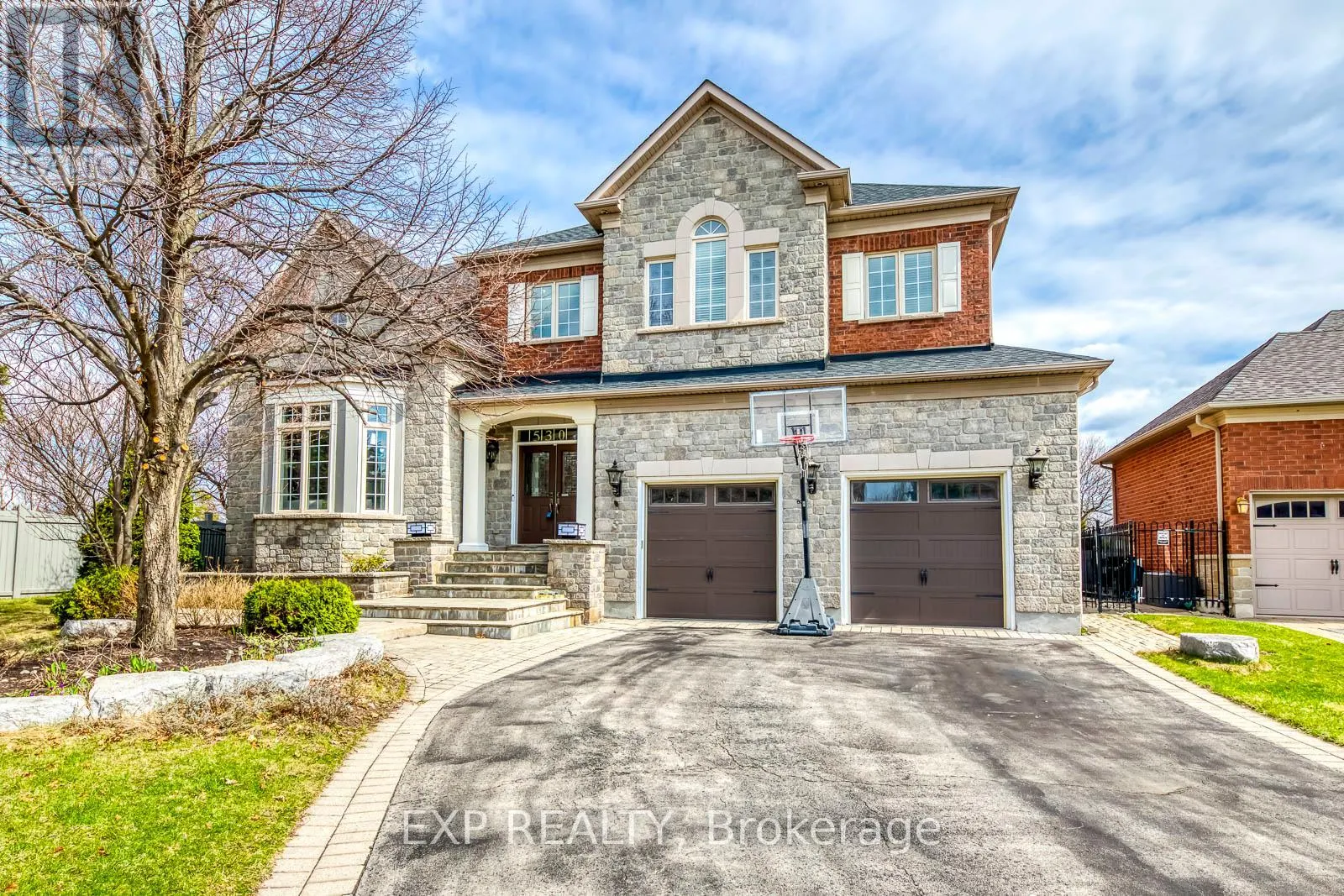 530 GOLFVIEW COURT