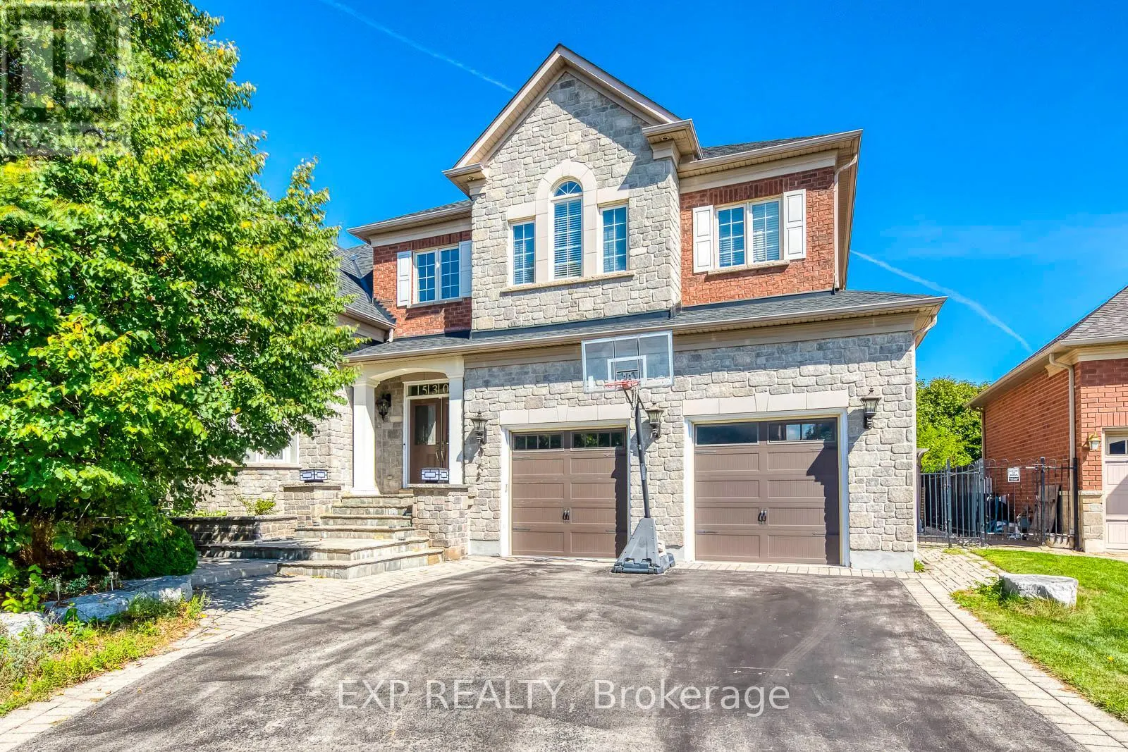 530 GOLFVIEW COURT