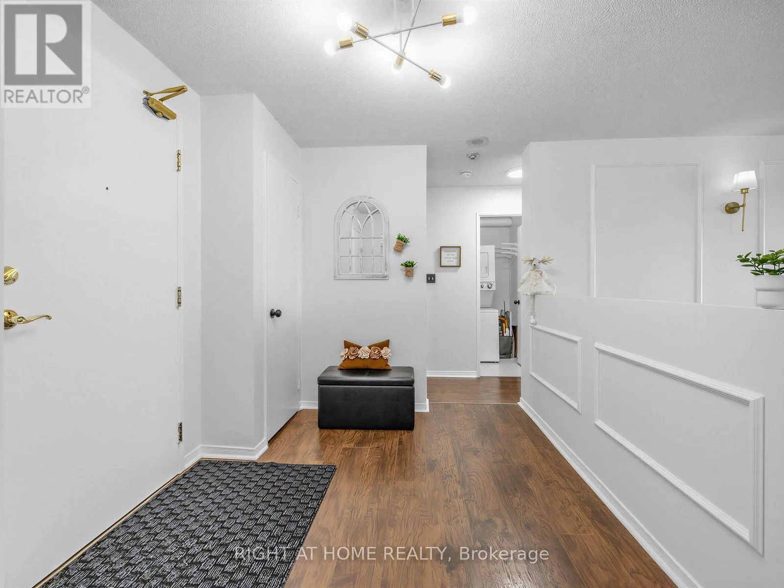 1108 - 145 HILLCREST AVENUE