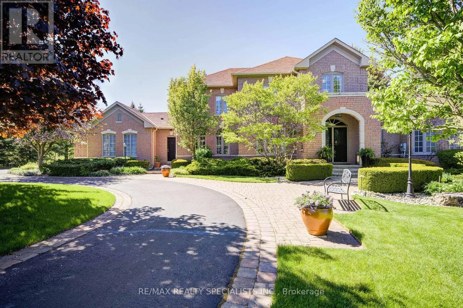 11 BRIDLEWOOD BOULEVARD