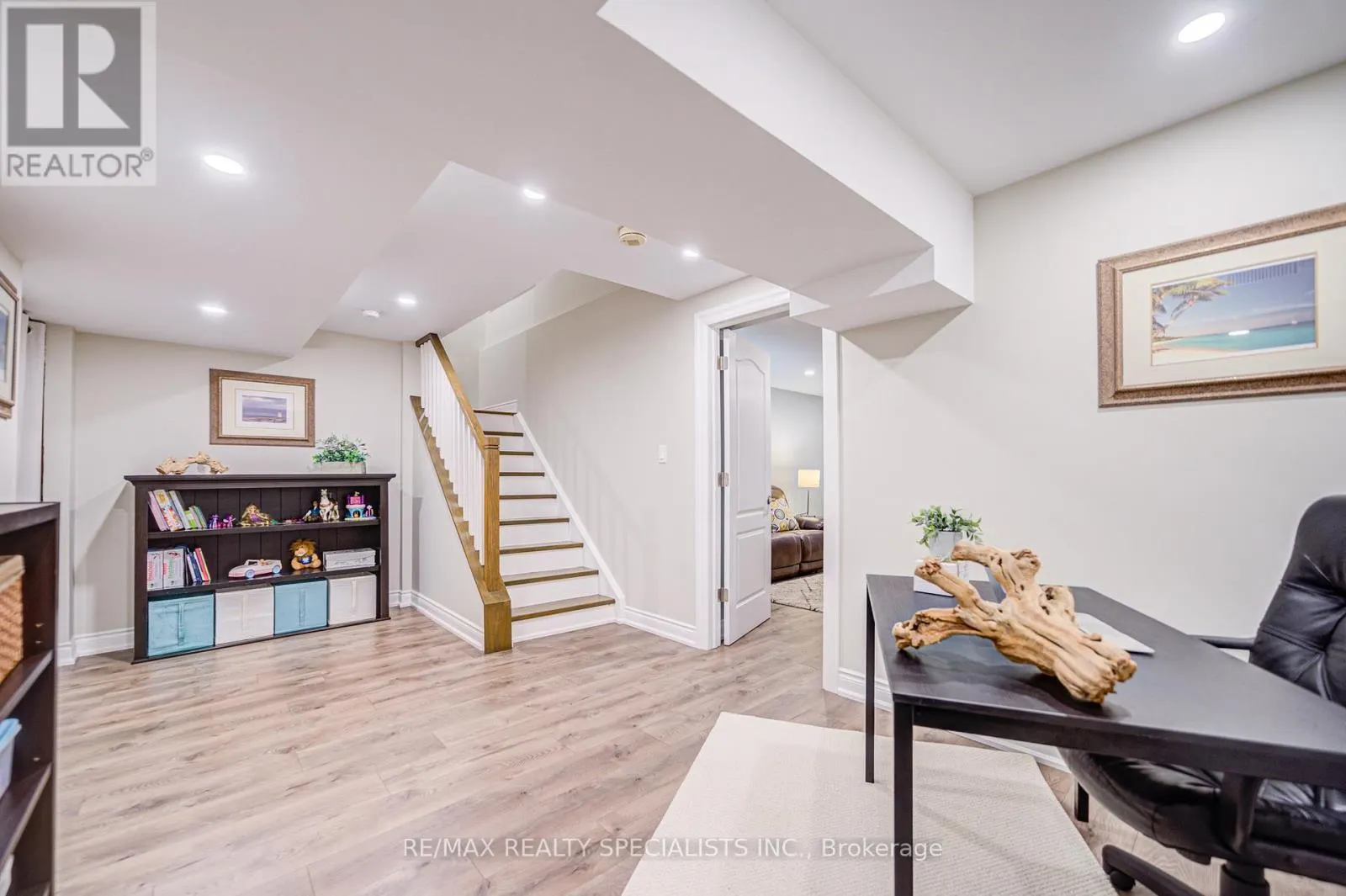 11 BRIDLEWOOD BOULEVARD