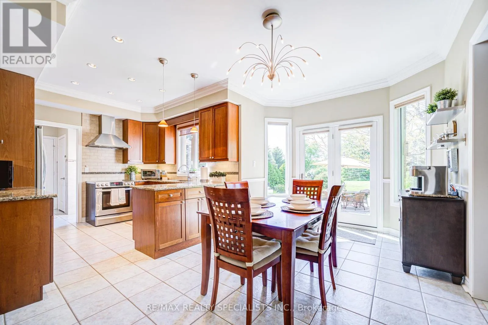 11 BRIDLEWOOD BOULEVARD