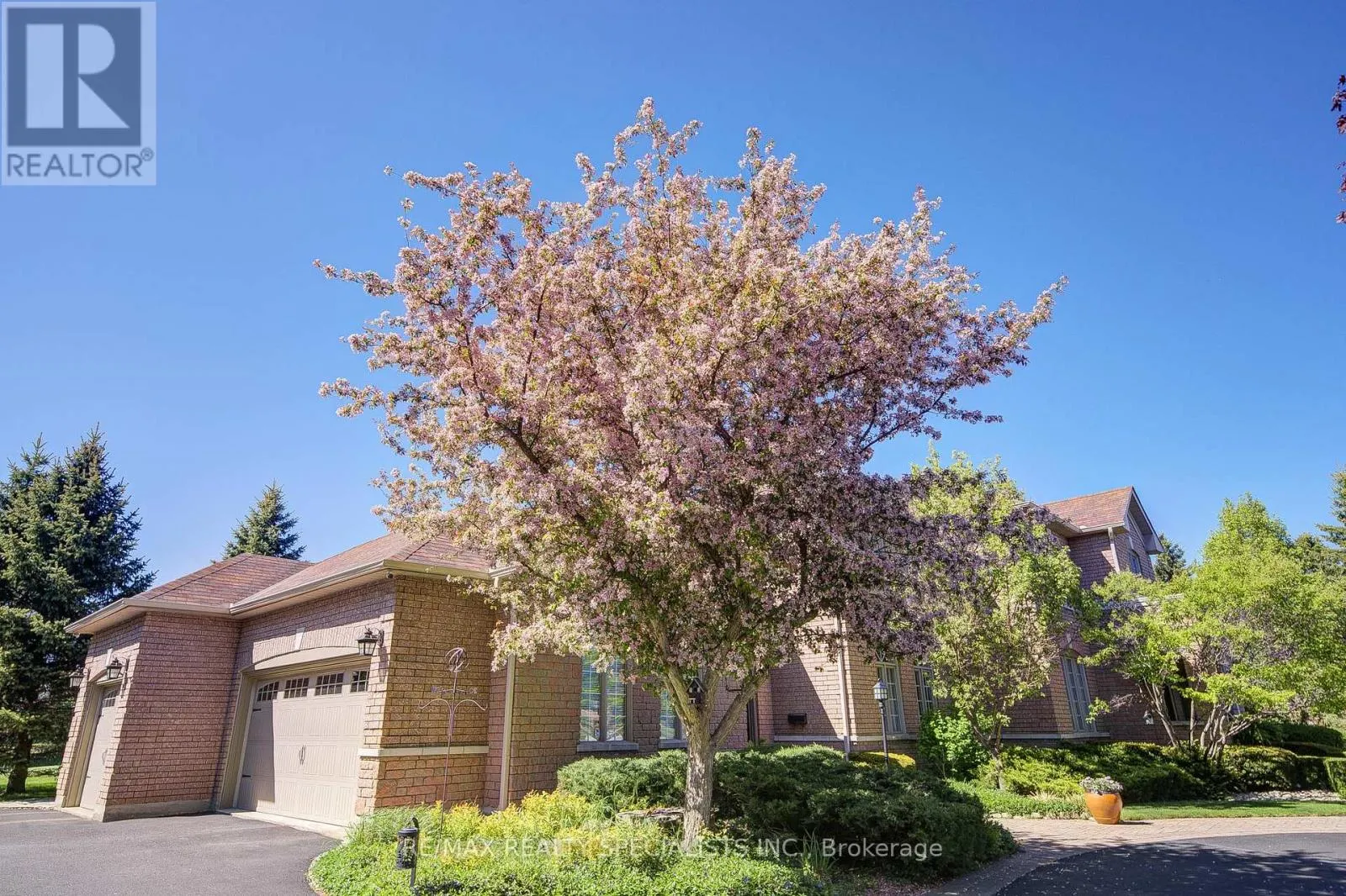 11 BRIDLEWOOD BOULEVARD