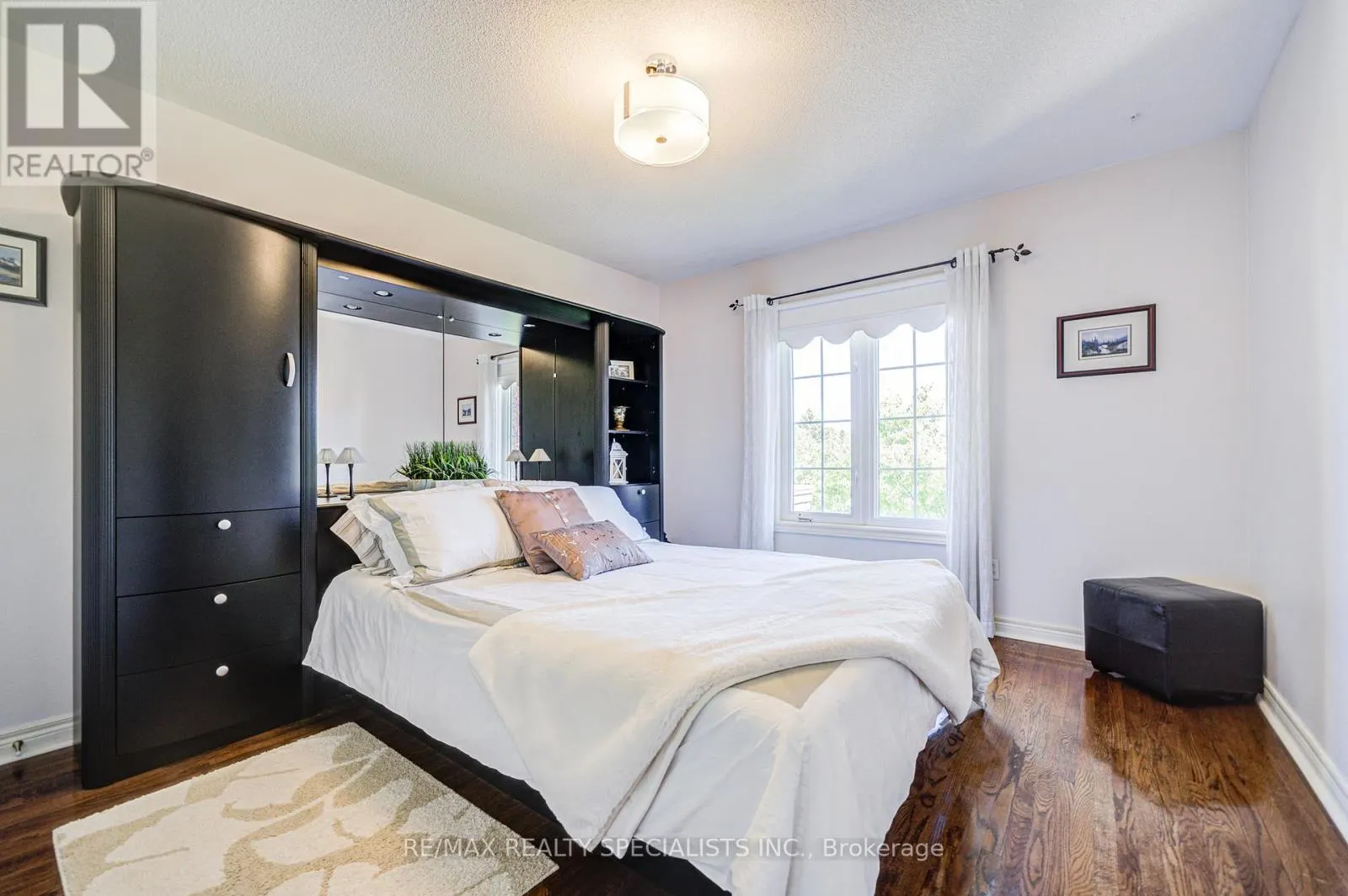 11 BRIDLEWOOD BOULEVARD